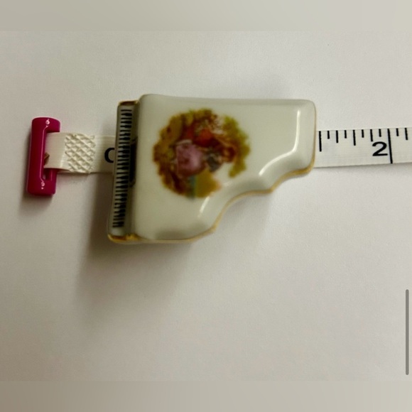 Limoges Miniature Piano made in France 24k Gold Hand Painted - Picture 15 of 16